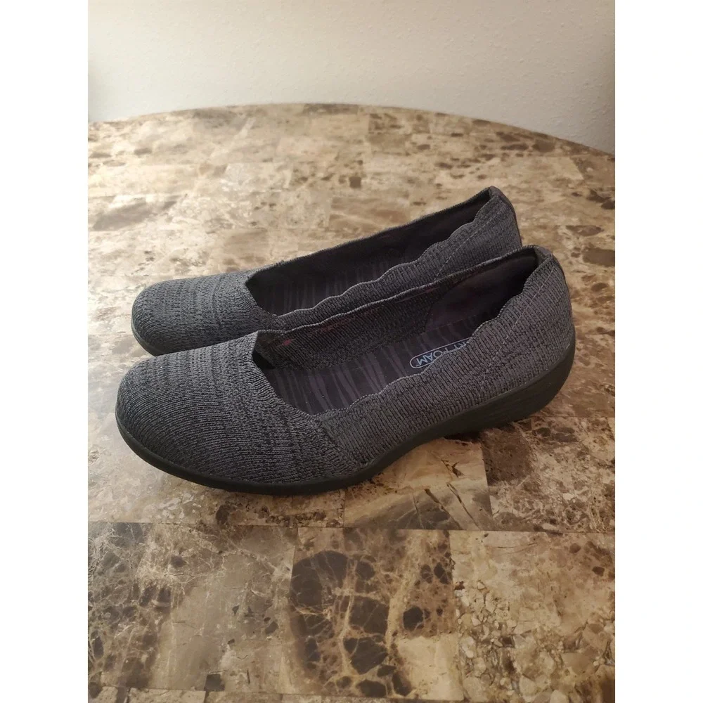Skechers Air-Cooled Wedge sz 8 SlipOn loafer sneaker gray scalloped work comfort